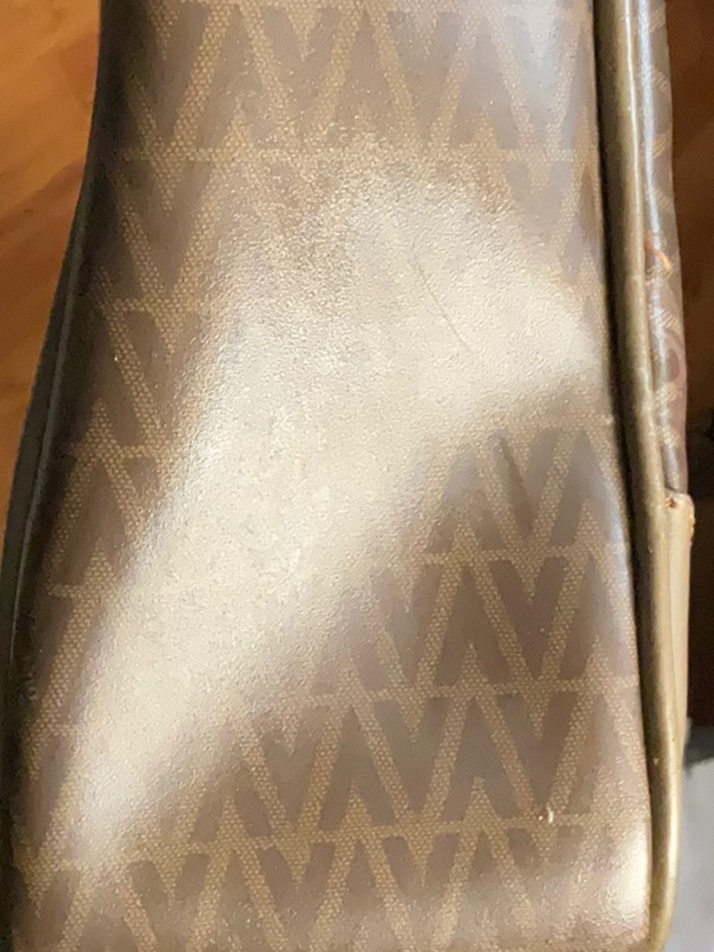 Valentino Used Lux Crossbody - Picture 4 of 4